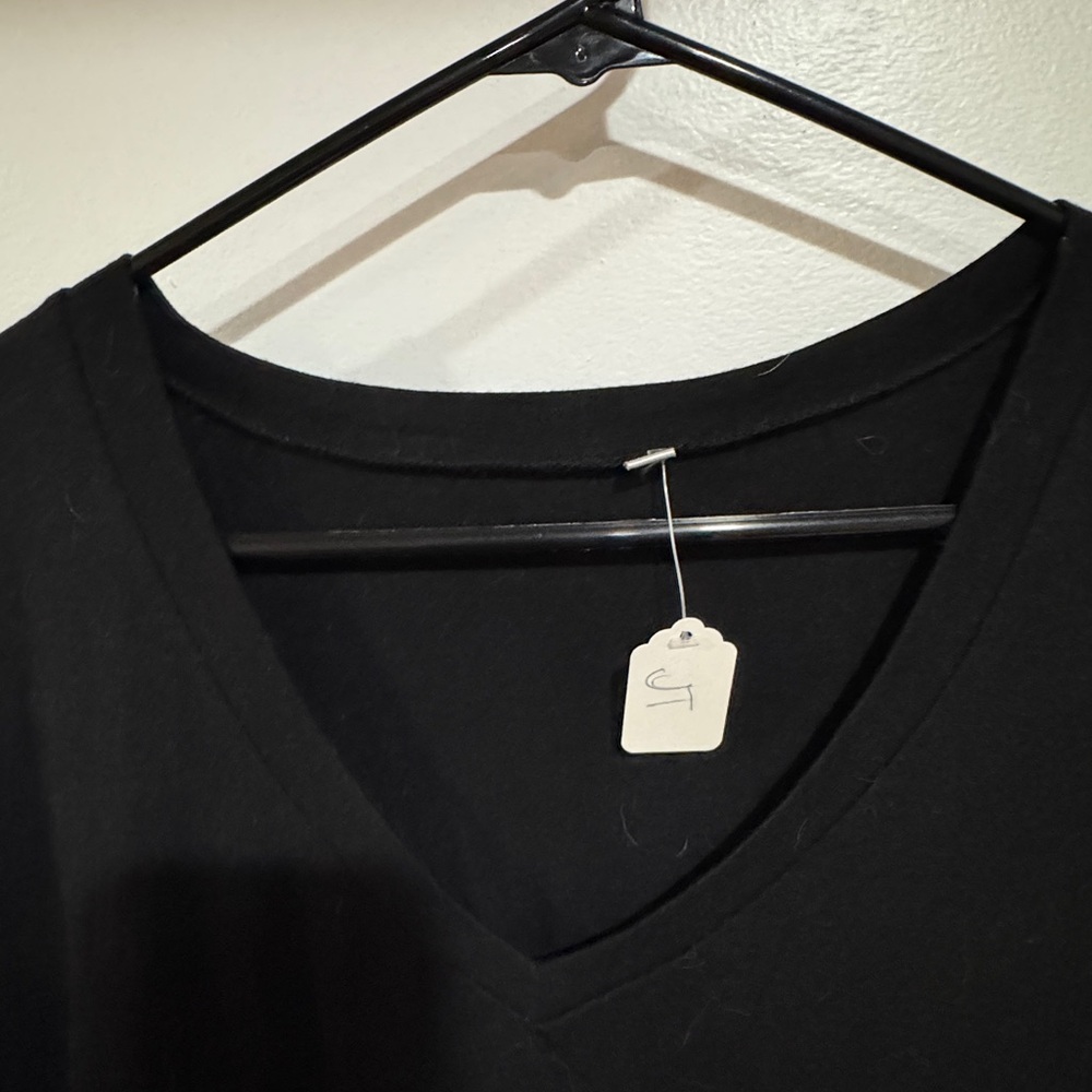 Colorblock V-Neck Women's Top - Black, Teal, and Gray - Picture 4 of 4